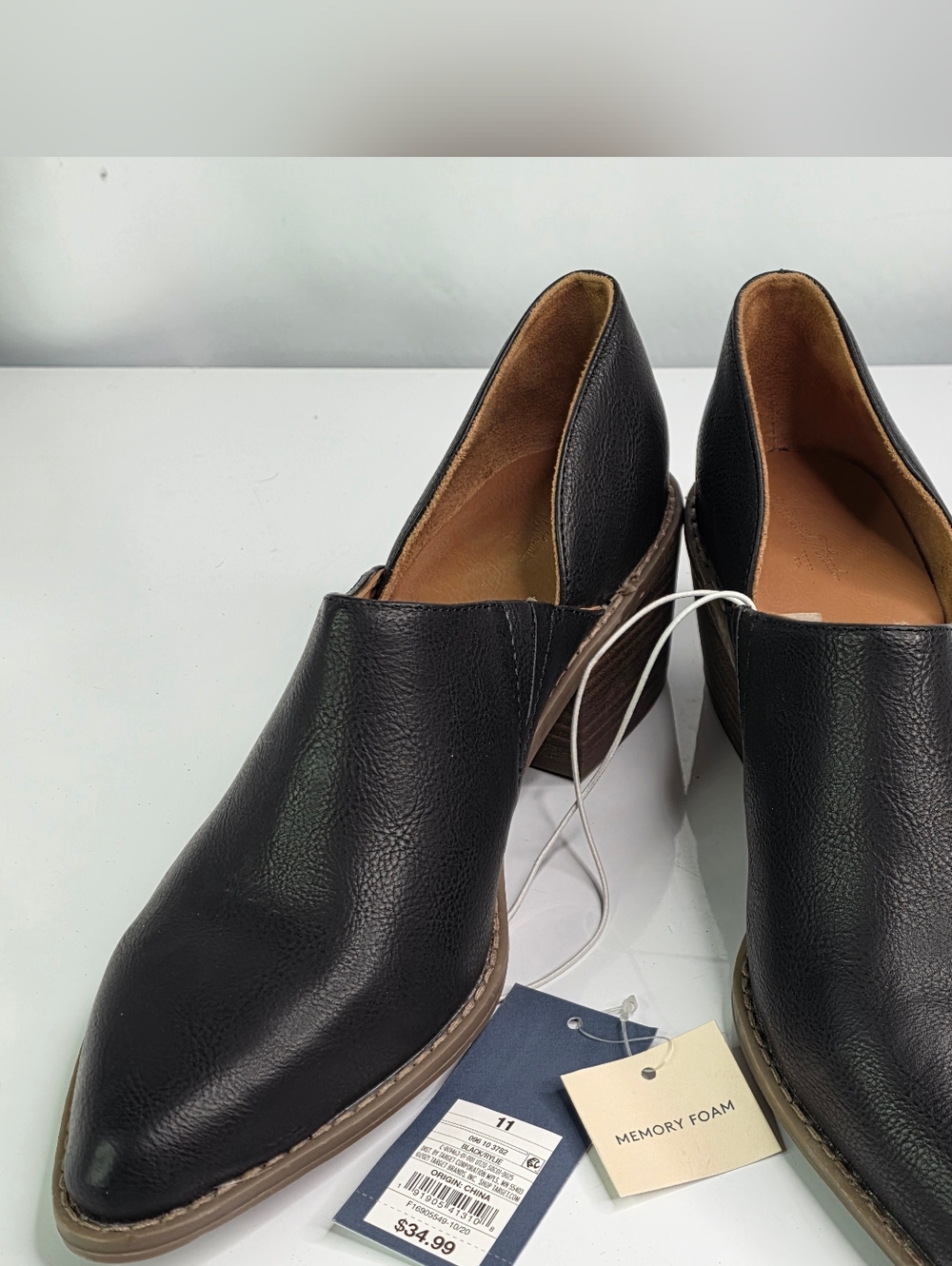 Universal Thread Women’s Size 11 Black Faux Leather Pumps 2.5” Block Heel. New.